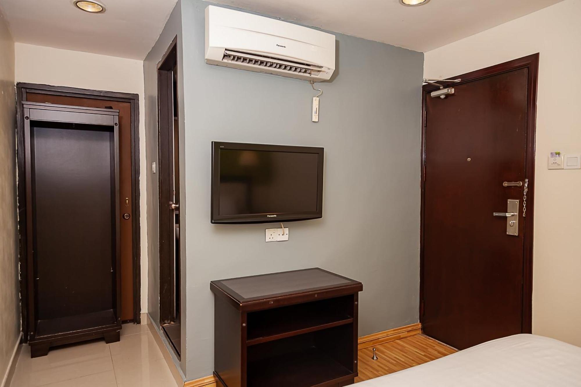 Super Oyo 90055 Mansion Inn Сибу Екстериор снимка