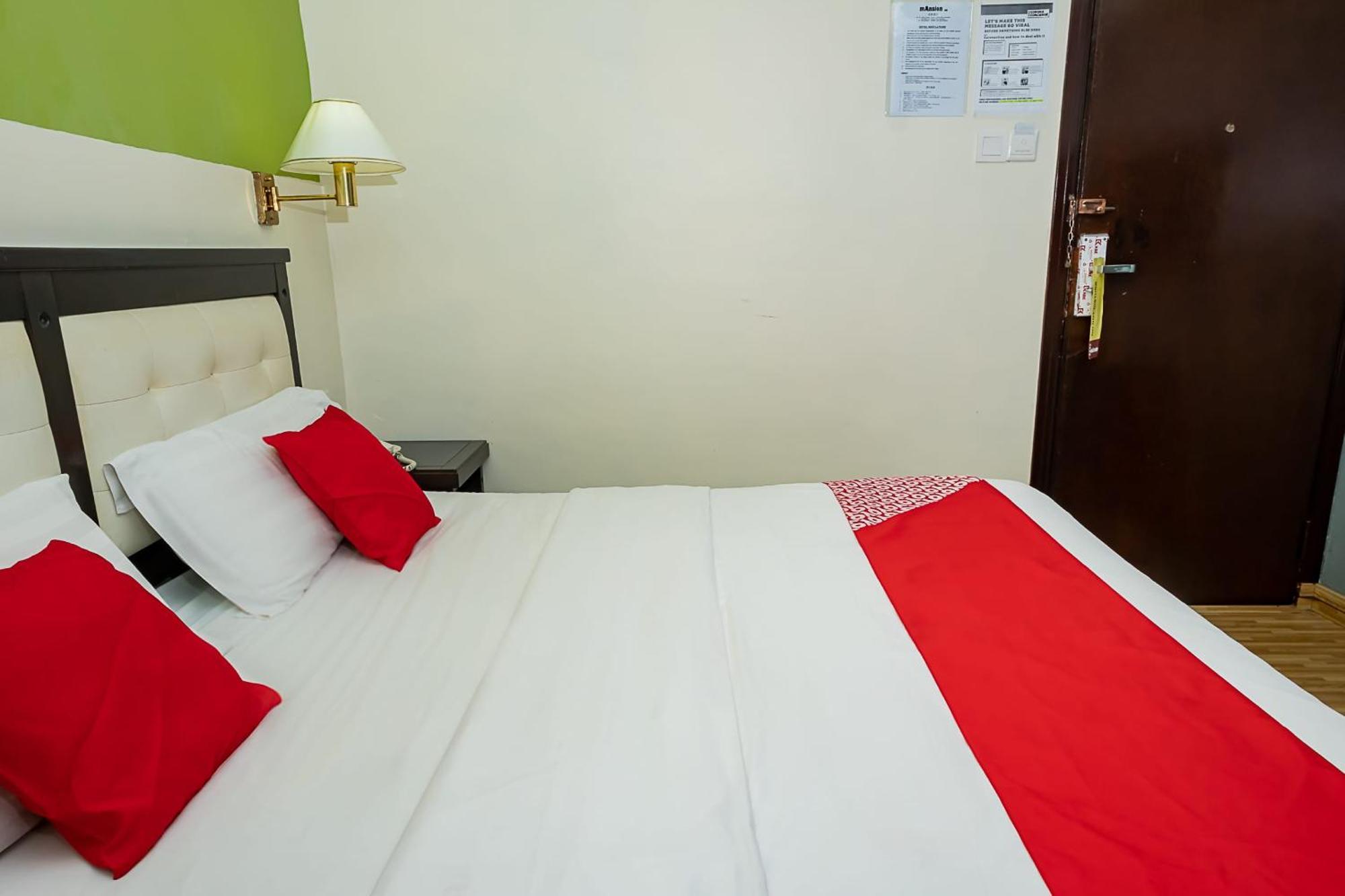 Super Oyo 90055 Mansion Inn Сибу Екстериор снимка