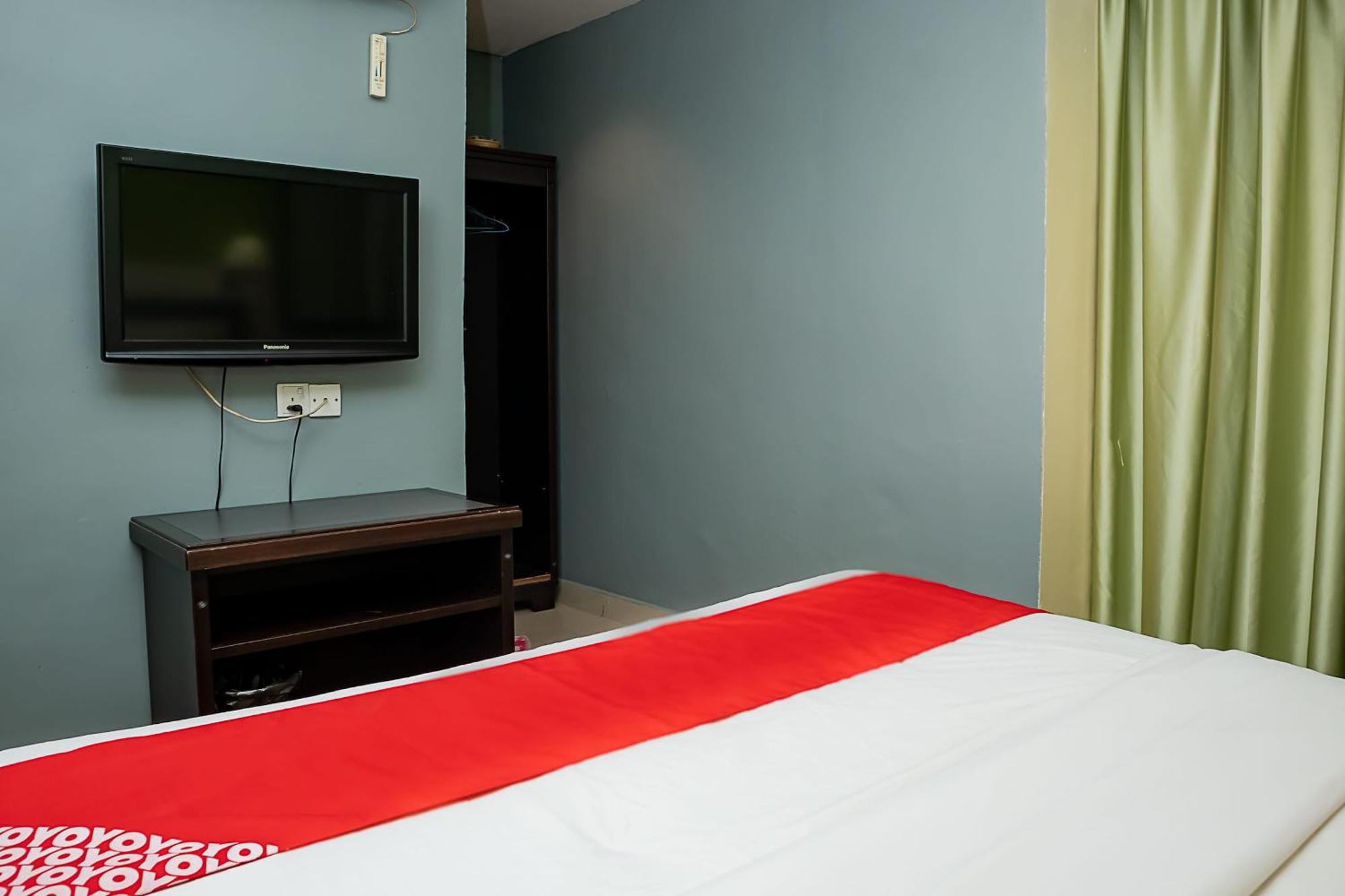 Super Oyo 90055 Mansion Inn Сибу Екстериор снимка