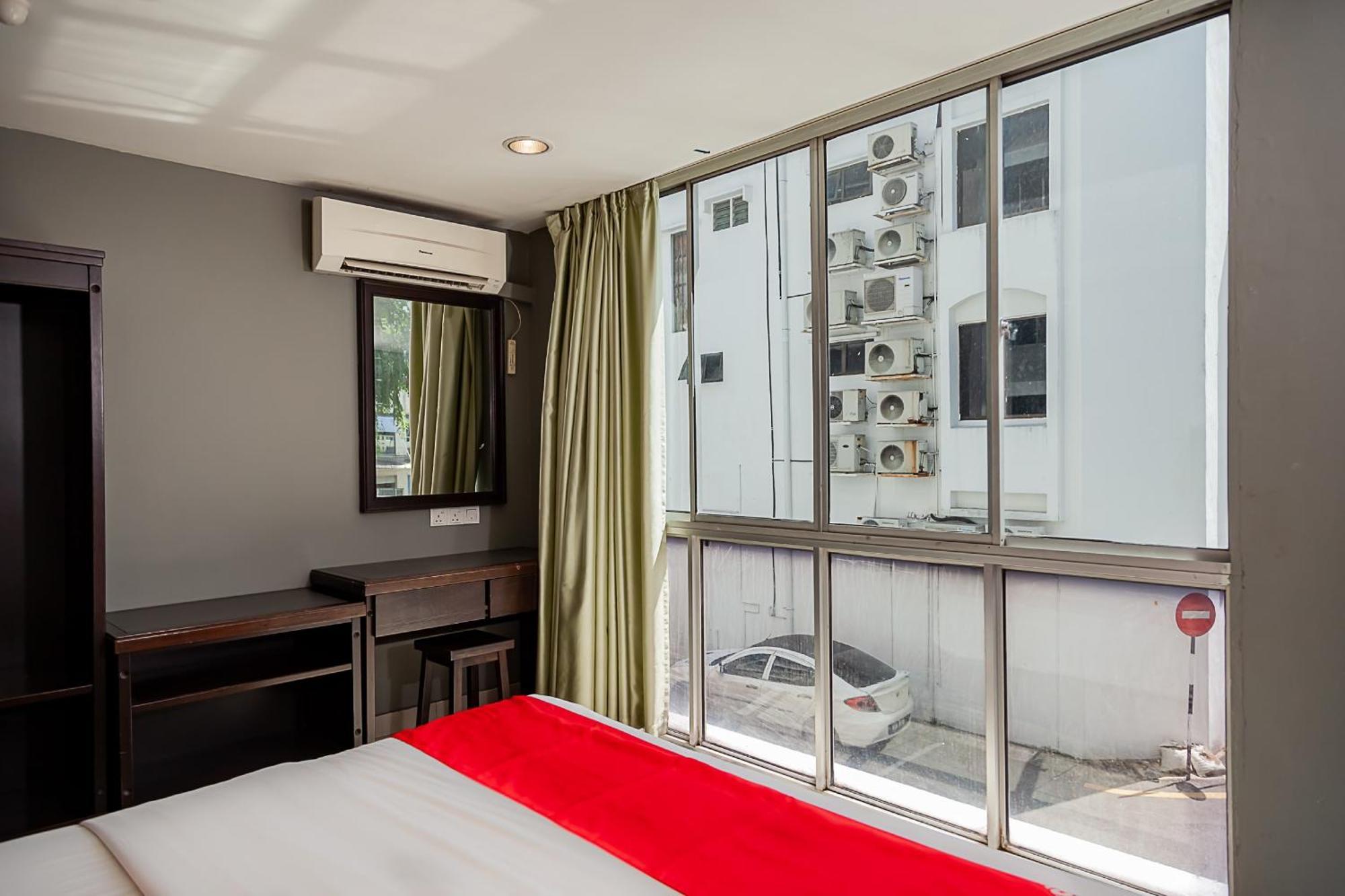 Super Oyo 90055 Mansion Inn Сибу Екстериор снимка