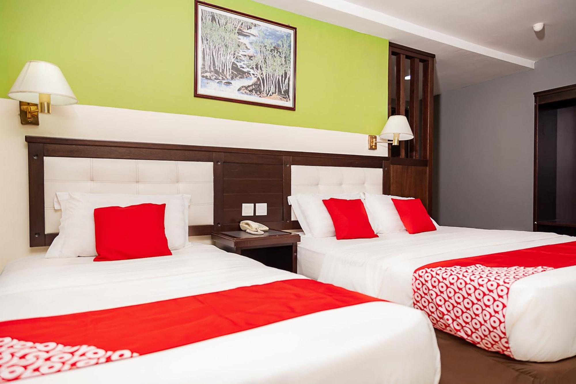 Super Oyo 90055 Mansion Inn Сибу Екстериор снимка