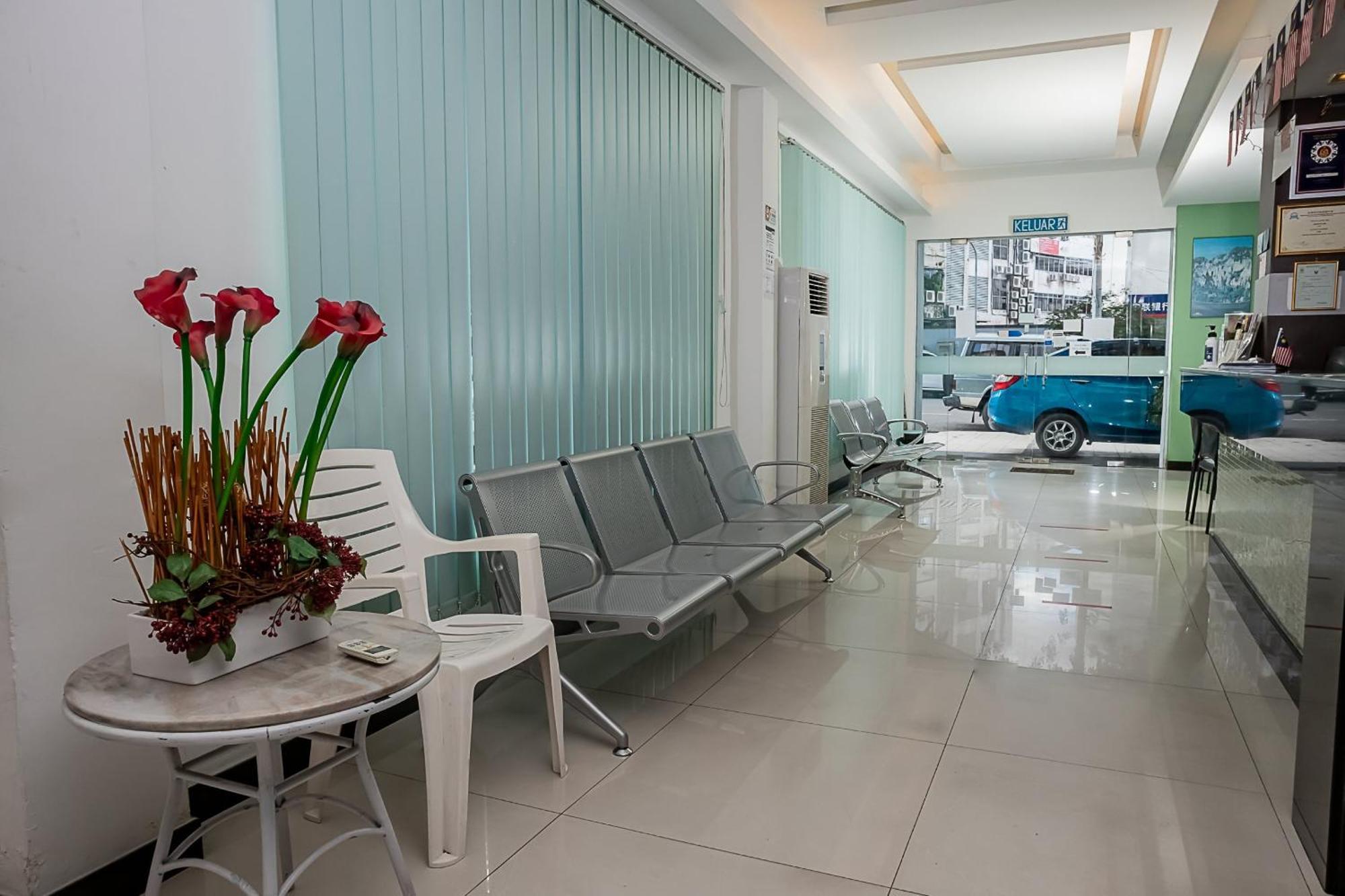 Super Oyo 90055 Mansion Inn Сибу Екстериор снимка